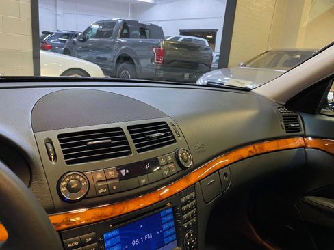 Used 2008 Mercedes-Benz E 350 Luxury Sedan image 40