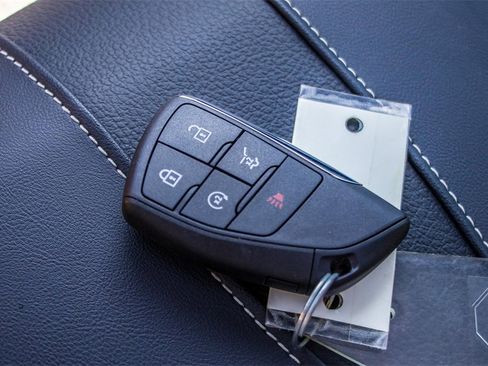 Used 2024 GMC Acadia Denali w/ Super Cruise Package image 35