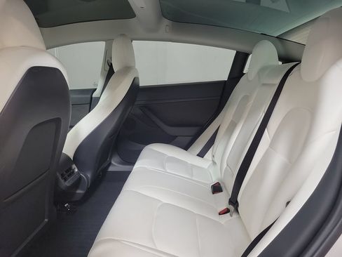 Used 2022 Tesla Model 3 Standard Range RWD image 22