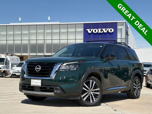 Used 2023 Nissan Pathfinder Platinum image 1