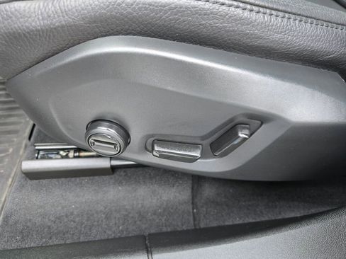 Used 2023 Volvo XC60 B5 Plus w/ Climate Package image 25