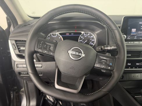 Used 2026 Nissan Rogue SV FWD image 18