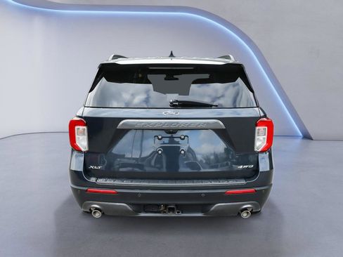 Used 2023 Ford Explorer XLT w/ Equipment Group 202A image 6