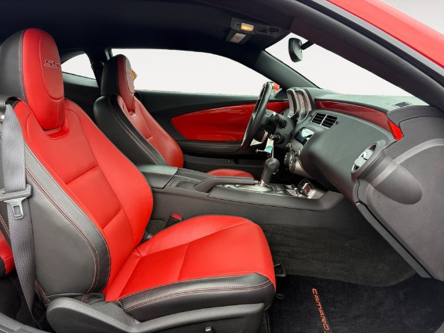 Used 2010 Chevrolet Camaro SS w/ RS Package RWD image 15