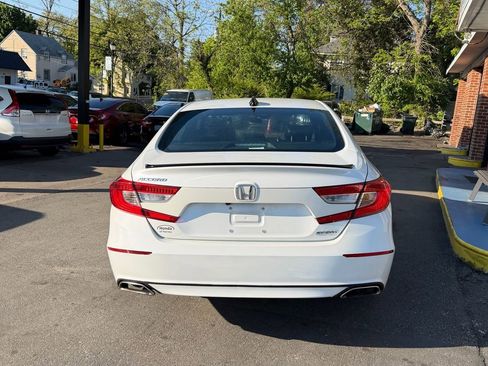 Used 2022 Honda Accord Sport image 4