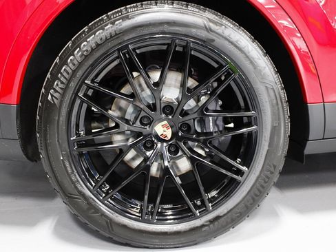 New 2026 Porsche Cayenne Coupe image 13