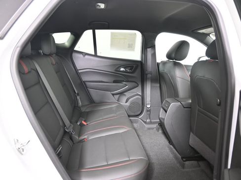 Used 2024 Chevrolet Trax RS FWD image 15
