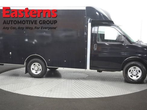 Used 2017 Chevrolet Express 3500 RWD image 43