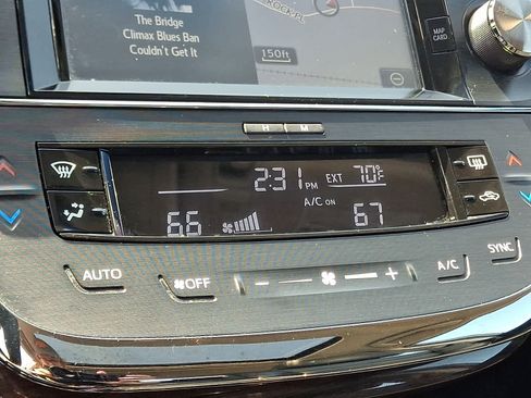 Used 2015 Toyota Avalon XLE Touring FWD image 18