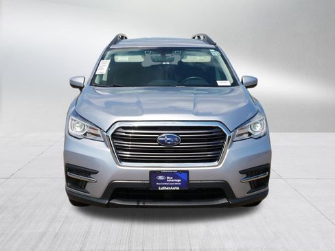 Used 2022 Subaru Ascent Premium w/ Convenience Package image 2