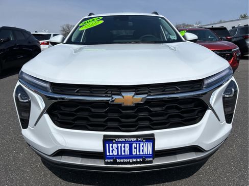 Certified 2024 Chevrolet Trax LT w/ Driver Confidence Package FWD image 5