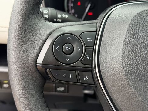 Used 2025 Toyota RAV4 XLE Premium FWD image 24