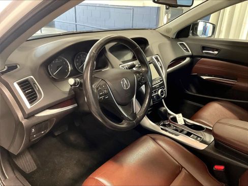 Used 2016 Acura TLX FWD image 8