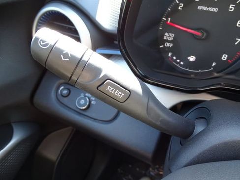 Certified 2025 Chevrolet Trax LS w/ LS Convenience Package FWD image 16