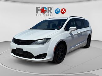 Used 2020 Chrysler Pacifica Touring-L Plus FWD video 1