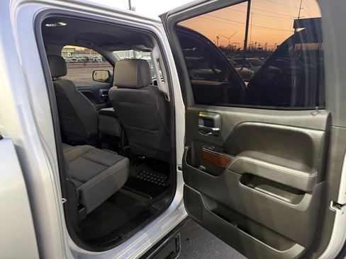 Used 2017 GMC Sierra 1500 SLE w/ SLE Fleet Convenience Package AWD/4WD image 8