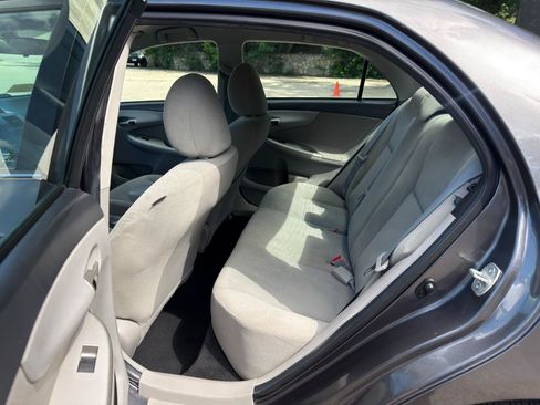 Used 2013 Toyota Corolla LE FWD image 28
