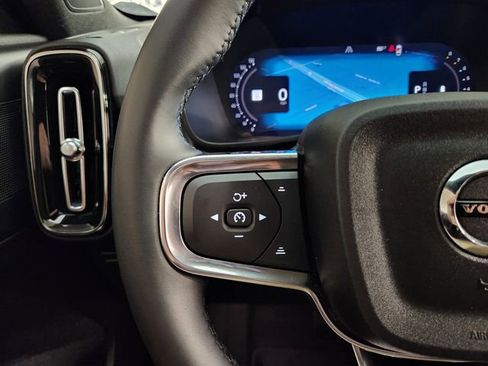 Used 2023 Volvo XC40 B4 Core w/ Protection Package Premier FWD image 28