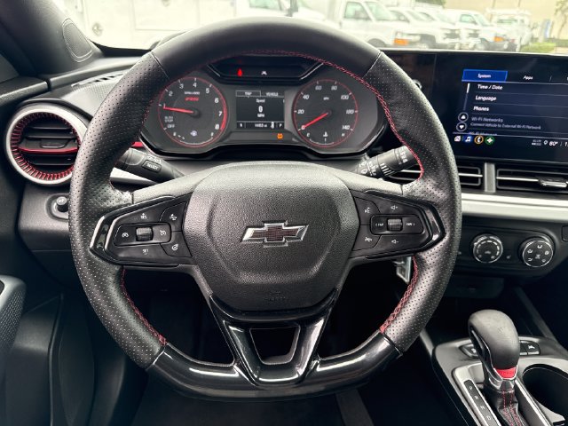 Used 2026 Chevrolet Trax RS FWD image 15