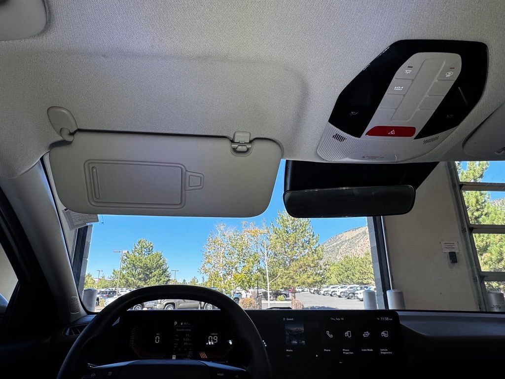 Used 2025 Kia K4 FWD image 32