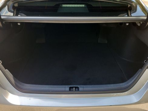 Used 2020 Toyota Camry SE FWD image 9
