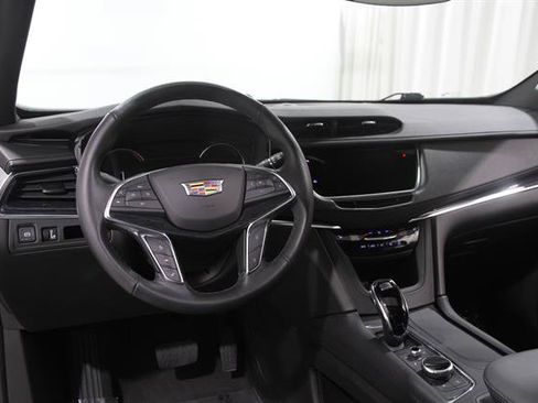 Used 2024 Cadillac XT5 Premium Luxury AWD/4WD image 6
