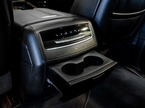 Used 2022 Cadillac Escalade ESV Sport Platinum w/ Heavy-Duty Trailer Package AWD/4WD image 63