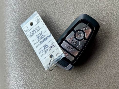 Used 2020 Ford Expedition Max XLT w/ Equipment Group 202A image 36