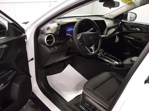 New 2025 Chevrolet Trax ACTIV image 13