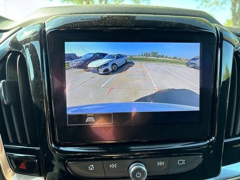 Used 2023 Chevrolet Traverse LT AWD/4WD image 23