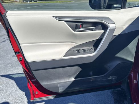 New 2025 Toyota RAV4 XLE w/ Convenience Package FWD image 23
