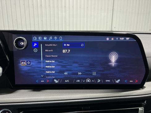 New 2026 Chevrolet Traverse LT w/ Sun and Wheel Package image 11