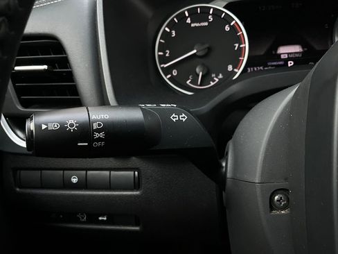 Used 2025 Nissan Rogue SV image 35