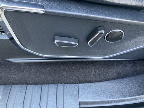 Used 2022 Ford F150 Lariat w/ Equipment Group 502A High image 16