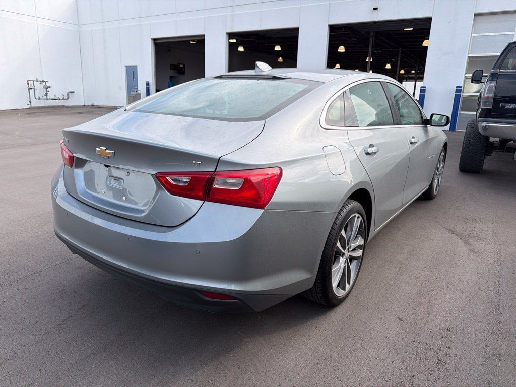 Used 2025 Chevrolet Malibu LT FWD image 2