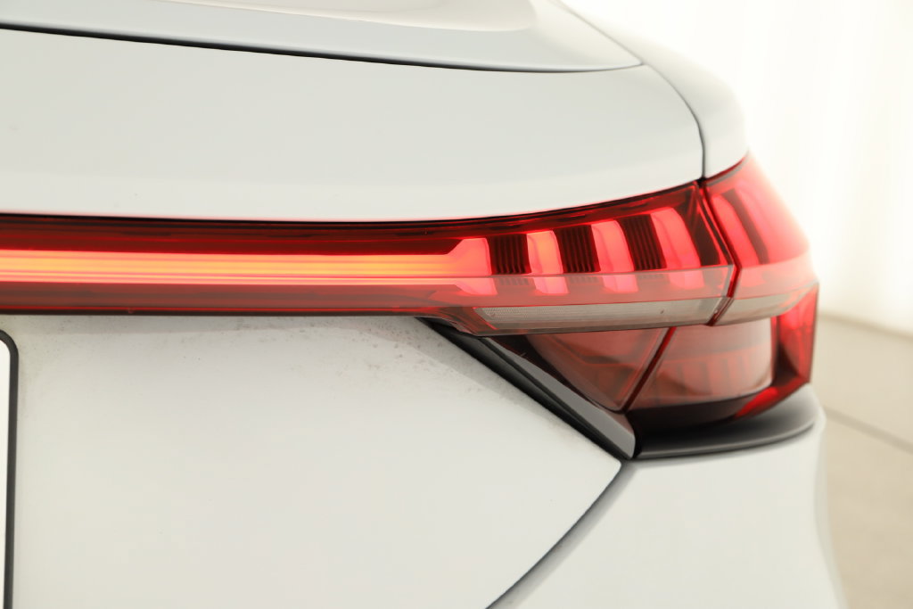 Used 2022 Audi e-tron GT Prestige AWD/4WD image 30