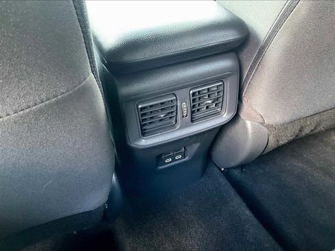 Used 2025 Toyota RAV4 XLE image 28