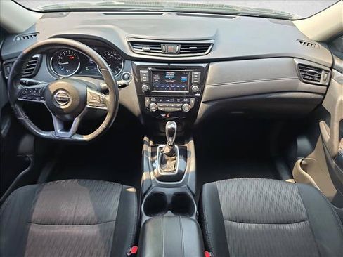Used 2018 Nissan Rogue SV AWD/4WD image 9