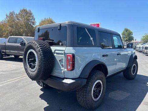 Used 2022 Ford Bronco Badlands AWD/4WD image 6