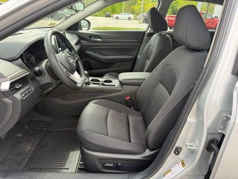 Certified 2025 Nissan Altima 2.5 SV FWD image 14