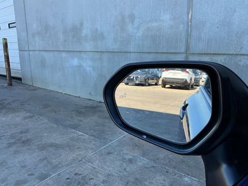 Used 2025 Toyota Camry SE image 19