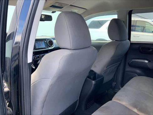 Used 2016 Toyota Tacoma SR5 RWD image 11