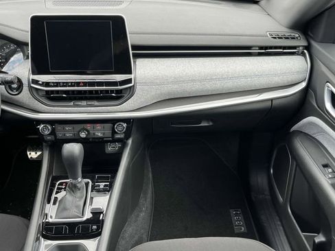 New 2025 Jeep Compass Sport image 15