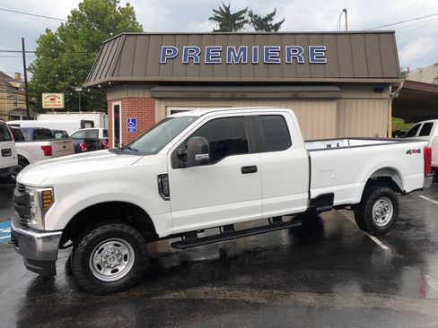 Used 2018 Ford F250 XL w/ Power Equipment Group AWD/4WD image 2