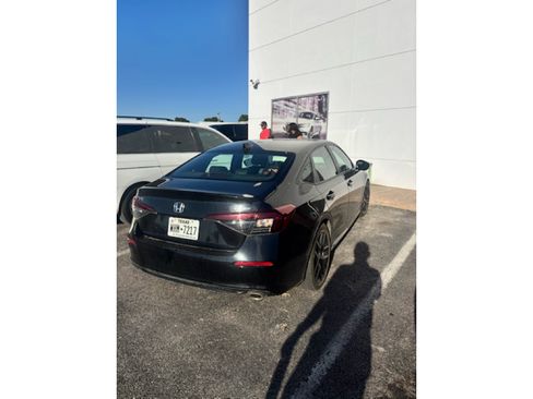 Used 2025 Honda Civic Sport image 4