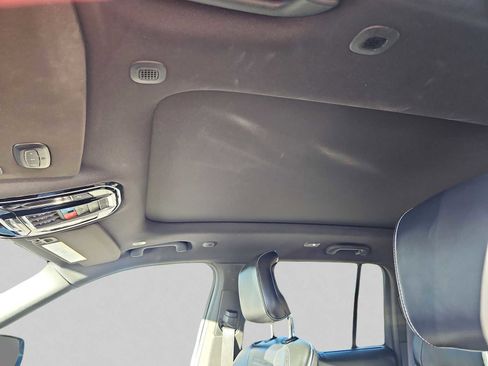 Used 2022 Jeep Grand Cherokee Overland w/ Luxury Tech Group IV image 15