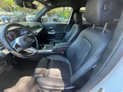 Used 2025 Mercedes-Benz GLB 250 image 28