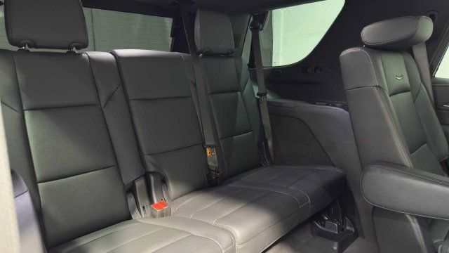 Used 2024 Cadillac Escalade Luxury RWD image 16