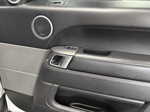 Used 2016 Land Rover Range Rover Sport SE image 29
