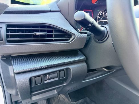 Used 2025 Subaru Crosstrek 2.5i Limited w/ Crosstrek Mirror Package AWD/4WD image 35
